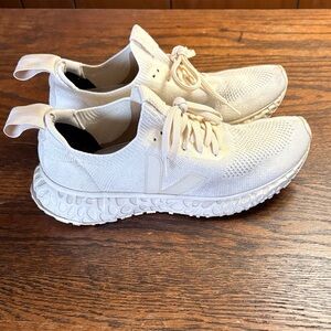 Veja Men's Cream Athletic Shoes